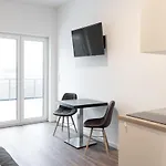 Monteurzimmer Berlin Pankow Mit Dachterrasse - Nur 10 Min. Von Der A10 - 3 Zimmer/ 7 Betten