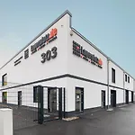 Monteurzimmer Berlin Pankow mit Dachterrasse - Nur 10 min. von der A10 - 3 Zimmer/ 7 Betten