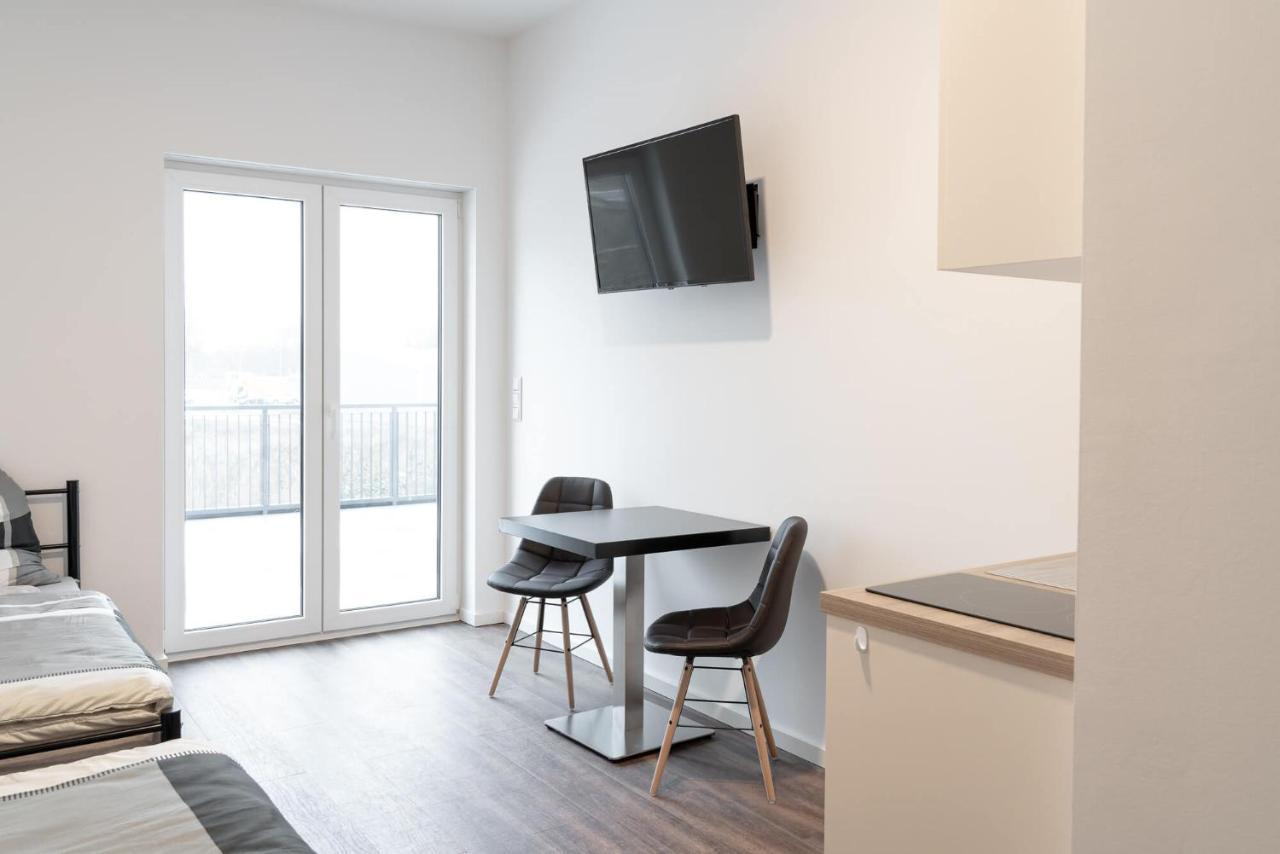 Gasthuis Monteurzimmer Pankow Mit Dachterrasse - Nur 10 Min. Von Der A10 - 3 Zimmer/ 7 Betten *