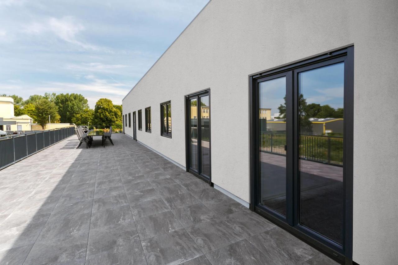 Monteurzimmer Pankow Mit Dachterrasse - Nur 10 Min. Von Der A10 - 3 Zimmer/ 7 Betten Berlijn