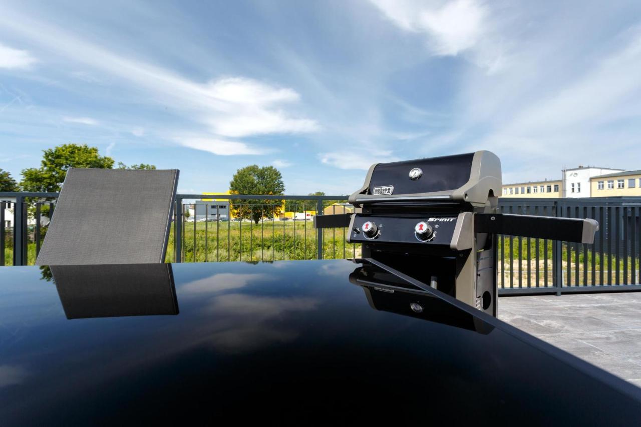 Monteurzimmer Pankow Mit Dachterrasse - Nur 10 Min. Von Der A10 - 3 Zimmer/ 7 Betten Gasthof