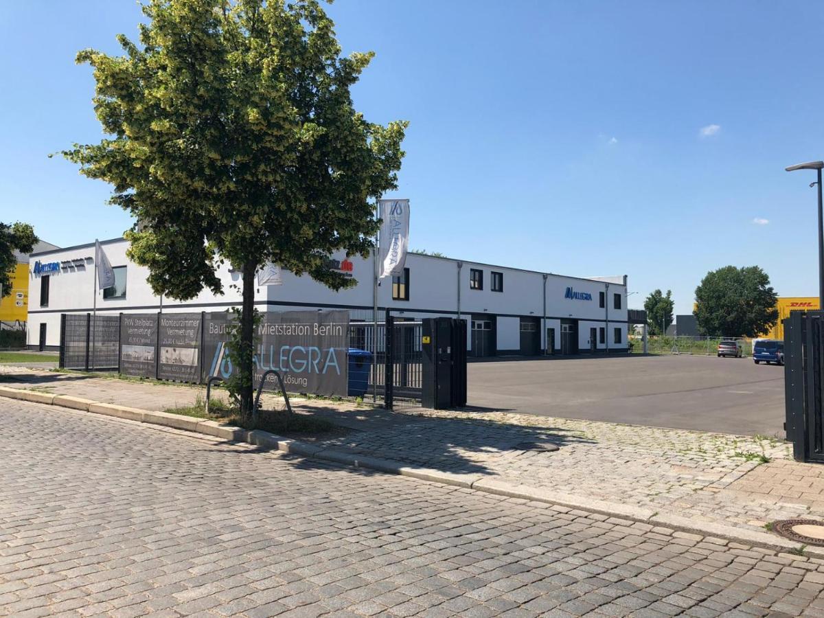 Monteurzimmer Pankow Mit Dachterrasse - Nur 10 Min. Von Der A10 - 3 Zimmer/ 7 Betten *